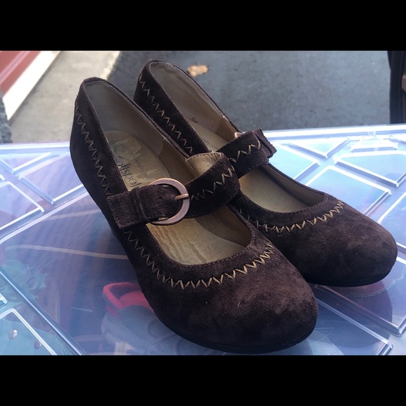 Soffspots Chocolate Suede Mary Jane Shoes Size 6M - Picture 5 of 10